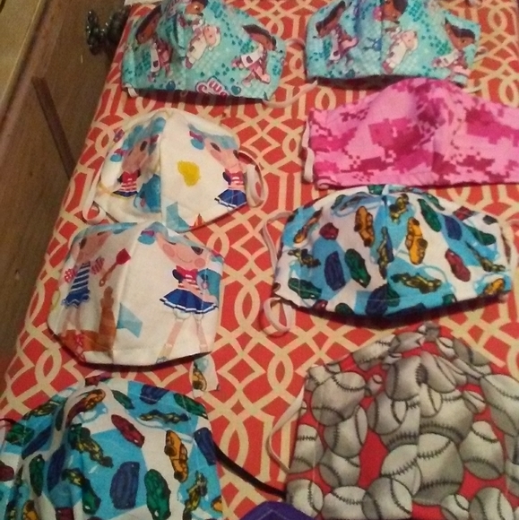 Small medium and large 3 layer face mask - Picture 2 of 16